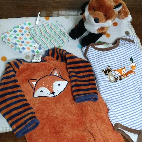 7 Items Little Me & More Fox Baby Themed, Blanket and Towel, Clothing Set - Picture 4 of 16